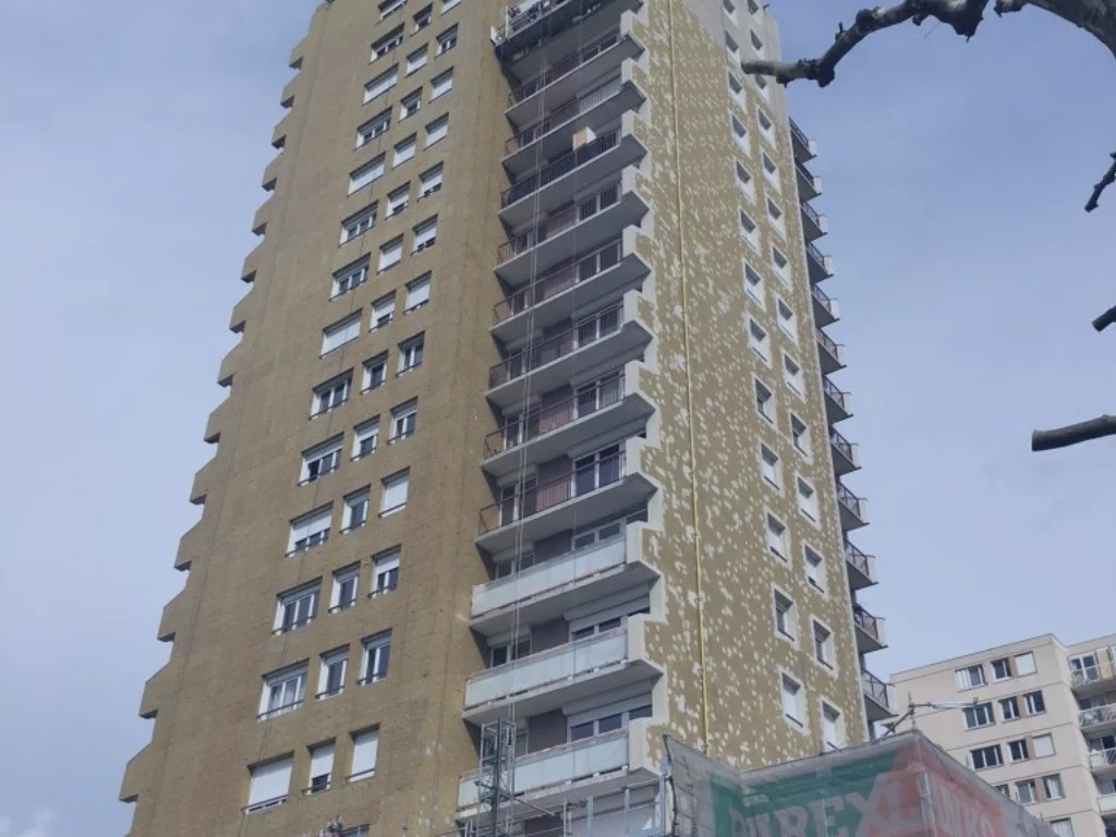 Nous réalisons vos ravalements de façade en copropriété | Acorus